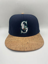 Load image into Gallery viewer, Seattle Sakman Snapback Hat
