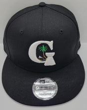 Load image into Gallery viewer, G Seal Snapback Hat
